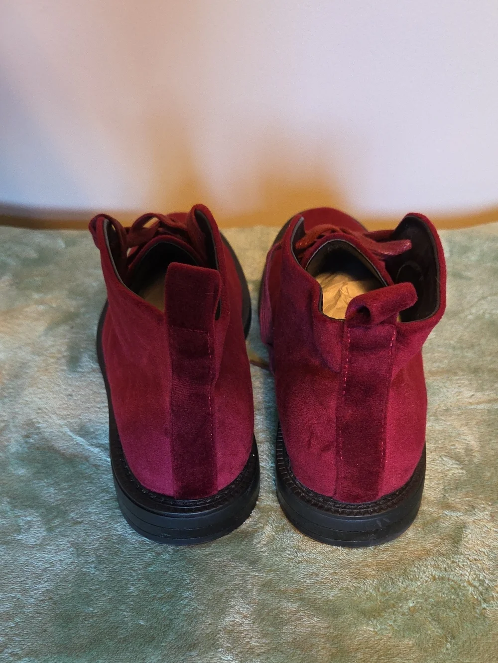 INC INTERNATIONAL CONCEPTS Men's Velvet Burgundy Chukka Boots